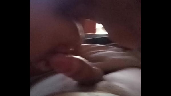 Hermanastra me da flor de mema