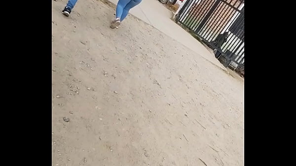 Cholita rica con poto grande