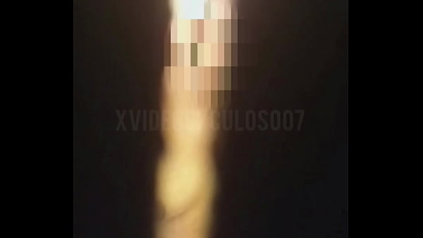 Mi novia bañándose