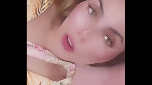 Boliviana calienta la cama mostrando su cuerpazo